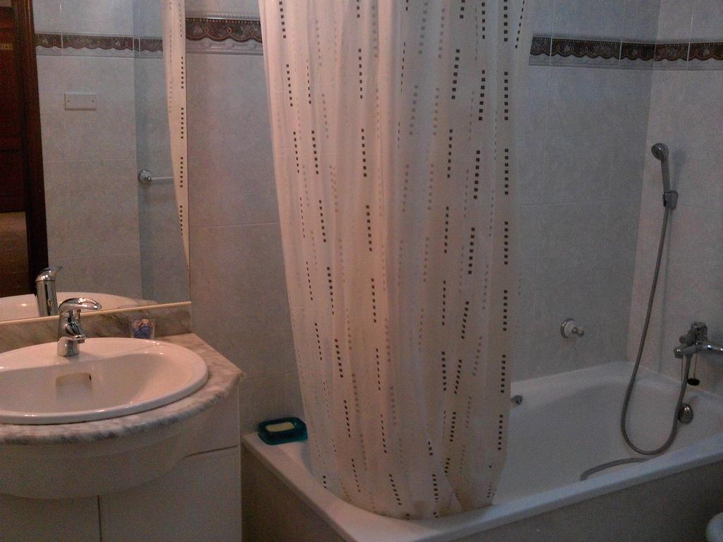 Homestay Marialva Park Seixal  Exterior photo